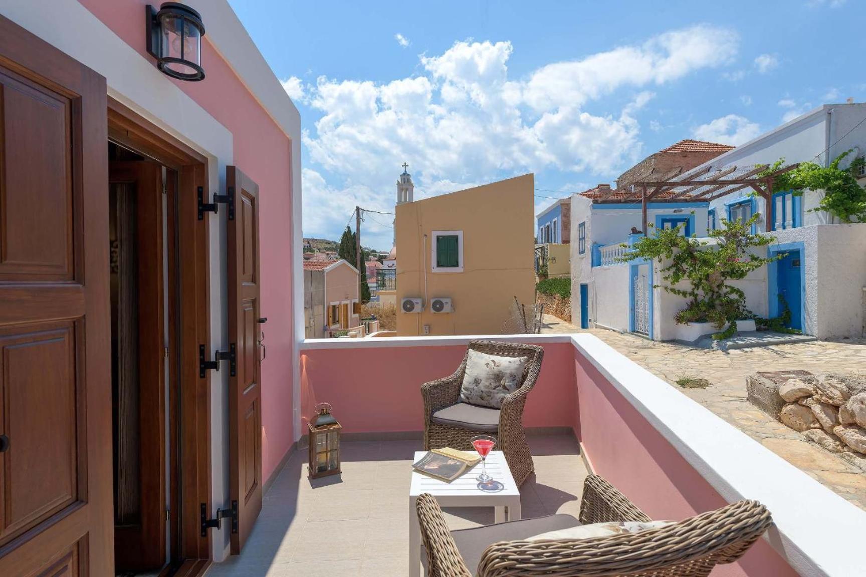 Captain'S Memories Stylish Harbour Apartments Chalki Town Ngoại thất bức ảnh